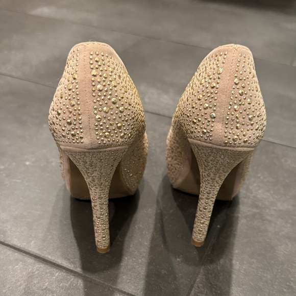 Shoe Dazzle Gold & Beige Rhinestone Platform Heels Tay 7 - Picture 5 of 7